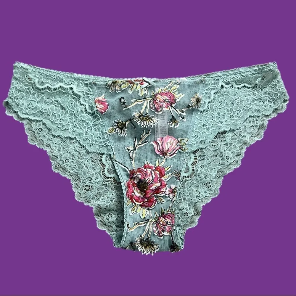 Victorias Secret Dream Angels Floral appliqué Mesh / Sheer Lace Cheekini panty S